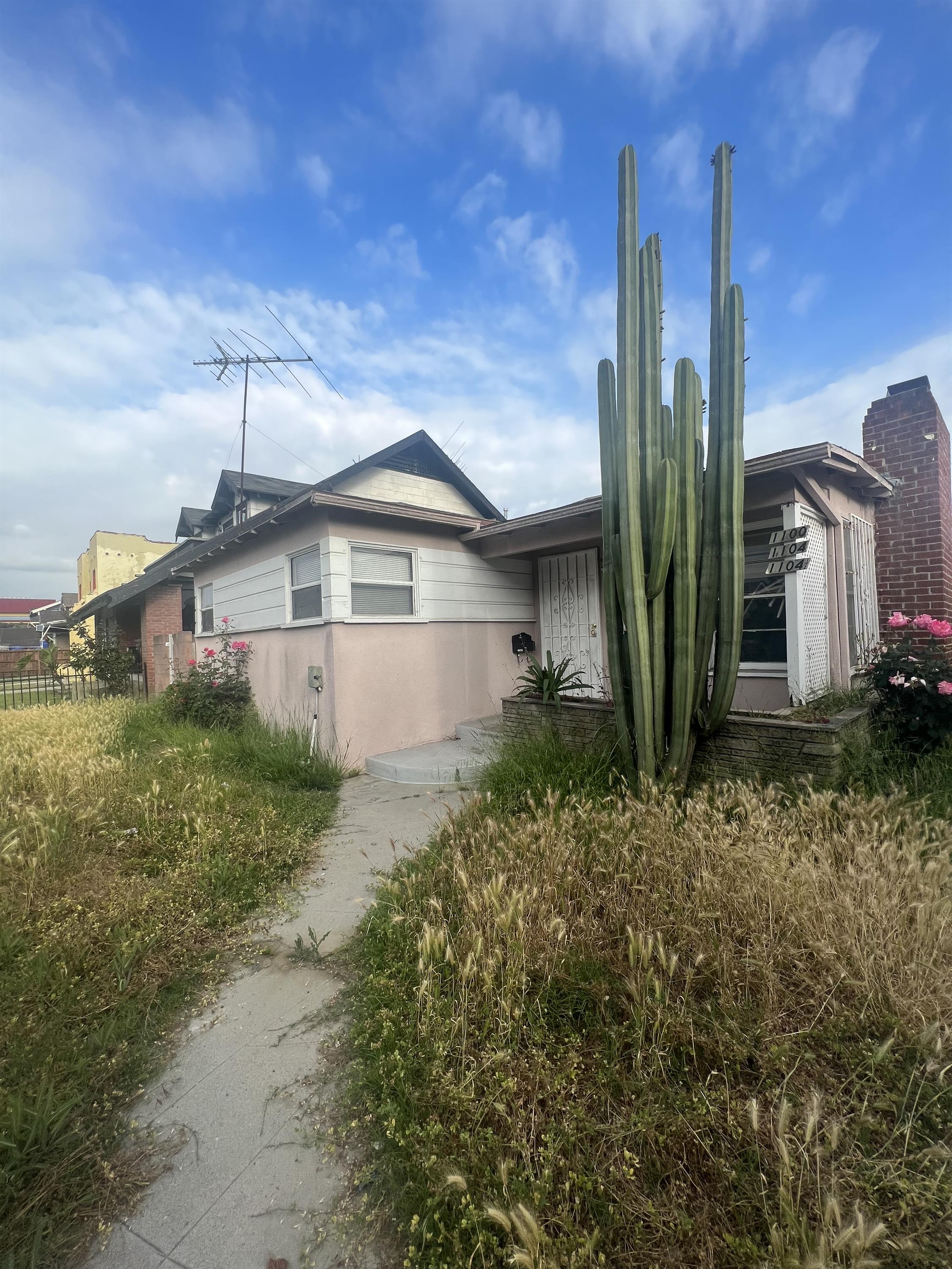 1100 West 39th Place 1